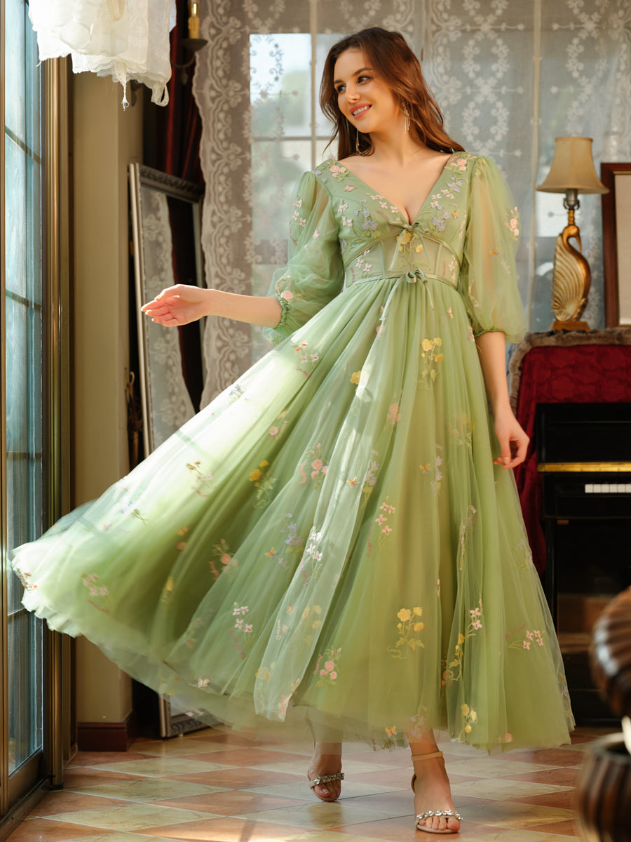 A-Line/Princess V-Neck Tulle Formal Dresses with Bowknot & Embroidery