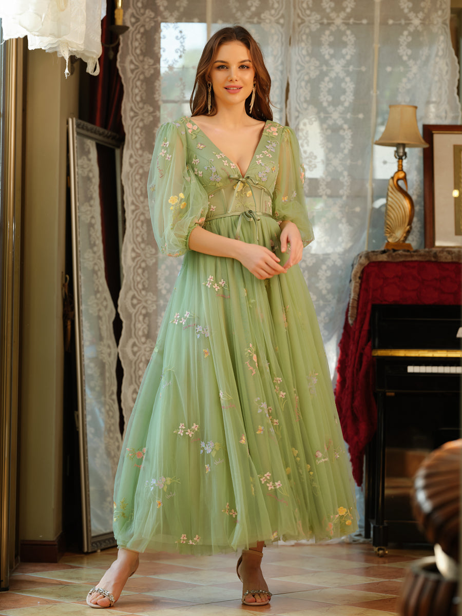 A-Line/Princess V-Neck Tulle Formal Dresses with Bowknot & Embroidery
