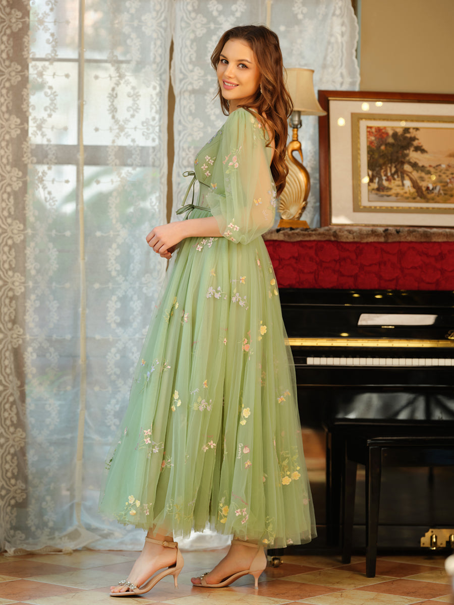 A-Line/Princess V-Neck Tulle Formal Dresses with Bowknot & Embroidery