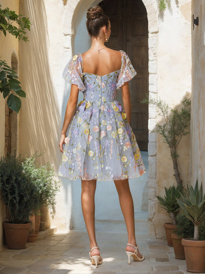 A-Line/Princess Sweetheart Knee-Length Semi Formal Dresses with Embroidery