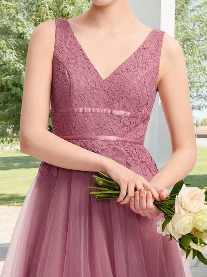 A-Line/Princess V-Neck Sleeveless Ankle-Length Wedding Guest Dresses With Lace Applique