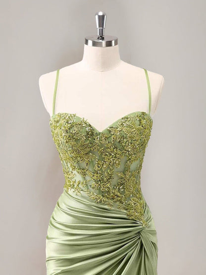 Sheath/Column Spaghetti Straps Sleeveless Ruched Mini Semi Formal Dresses With Appliques