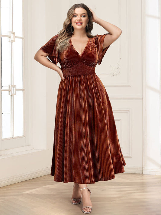 Velvet A-Line/Princess V-Neck Short Sleeves Pleated Plus Size Mother Of the Bride Dresses