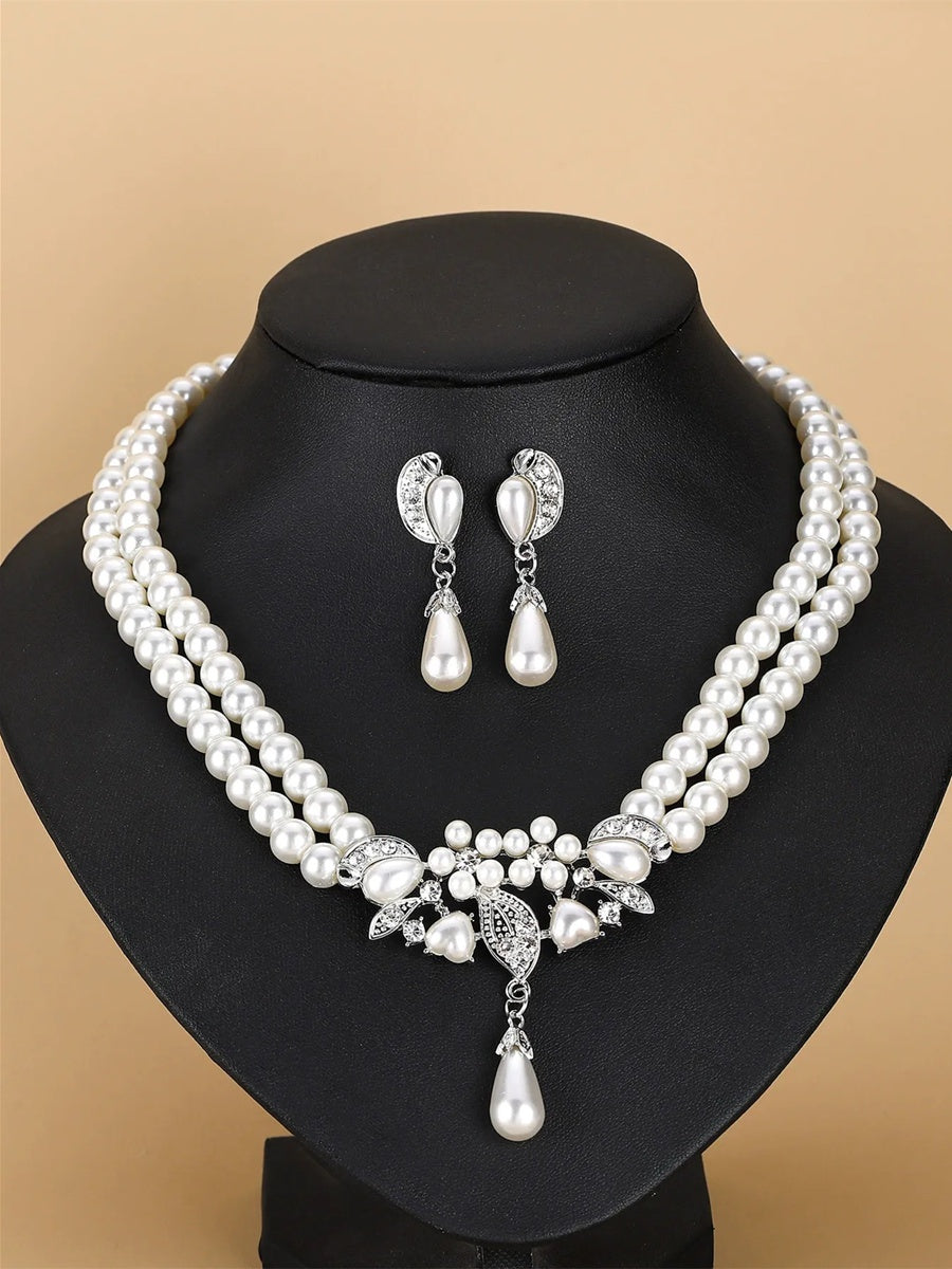 Elegant Women's White Pearl Earrings Necklace Set