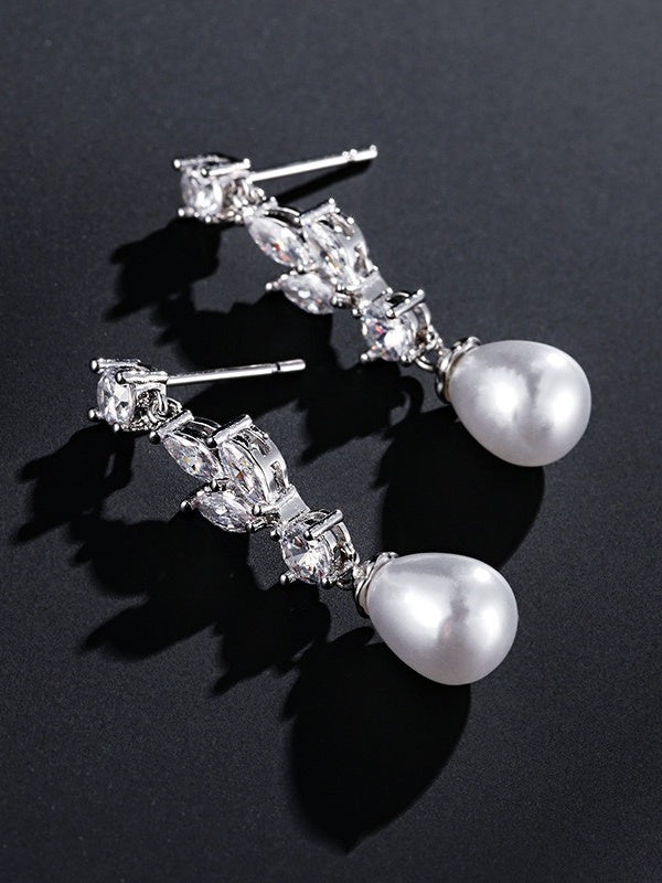 Luxury Women's Rhinestones and Pearl Drop Earrings